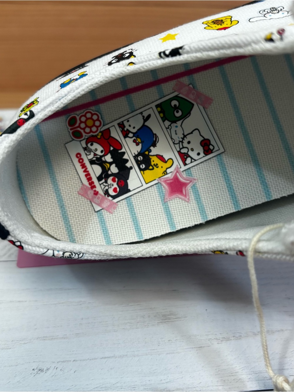 Converse HELLO KITTY And Friends Chuck Taylor White Low Sneakers Women's Sz 6.5 - Picture 6 of 11